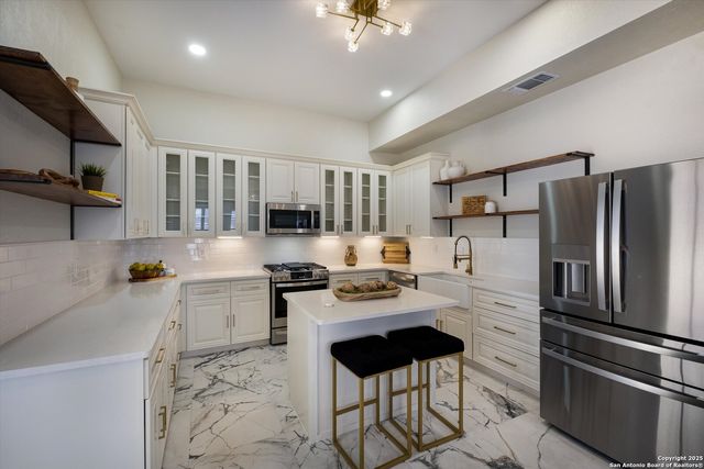 617 E Guenther, San Antonio, TX 78210