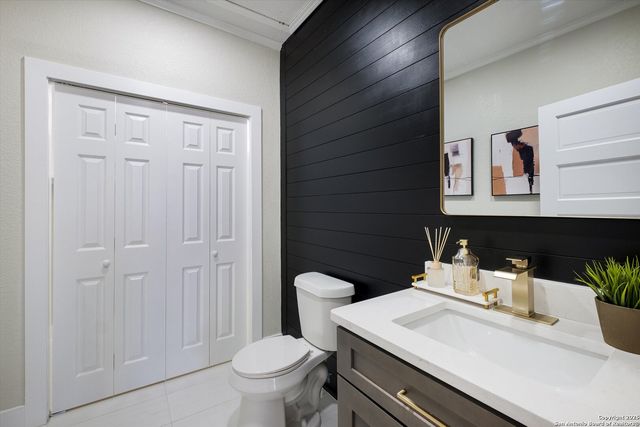 617 E Guenther, San Antonio, TX 78210