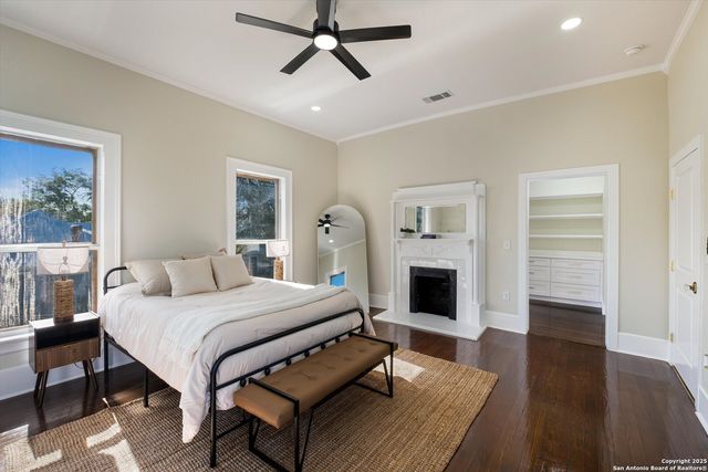 617 E Guenther, San Antonio, TX 78210