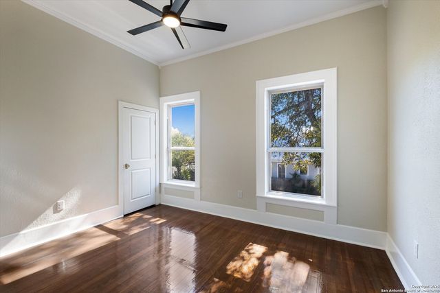 617 E Guenther, San Antonio, TX 78210