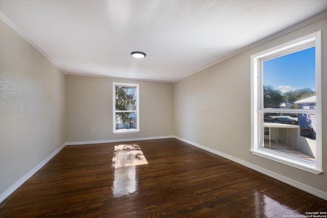 617 E Guenther, San Antonio, TX 78210