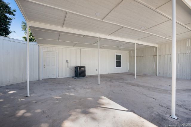 617 E Guenther, San Antonio, TX 78210