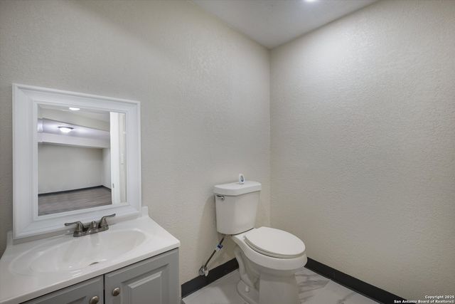 617 E Guenther, San Antonio, TX 78210