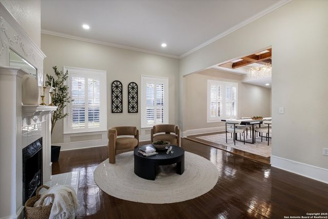 617 E Guenther, San Antonio, TX 78210