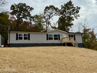 112 Clear Springs Rd, Harriman, TN 37748