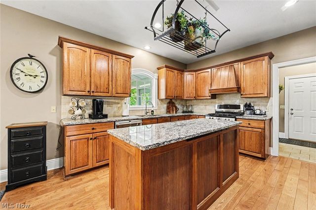 861 E Beech Street, Jefferson, OH 44047