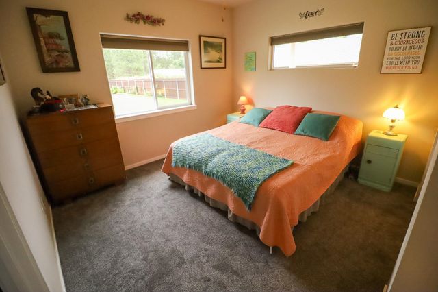 325 E Parker Ct, Colbert, WA 99005