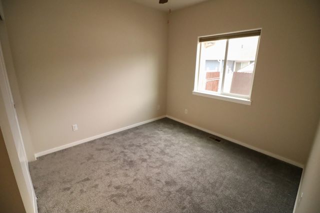325 E Parker Ct, Colbert, WA 99005