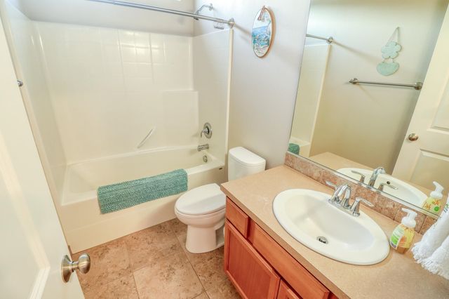 325 E Parker Ct, Colbert, WA 99005
