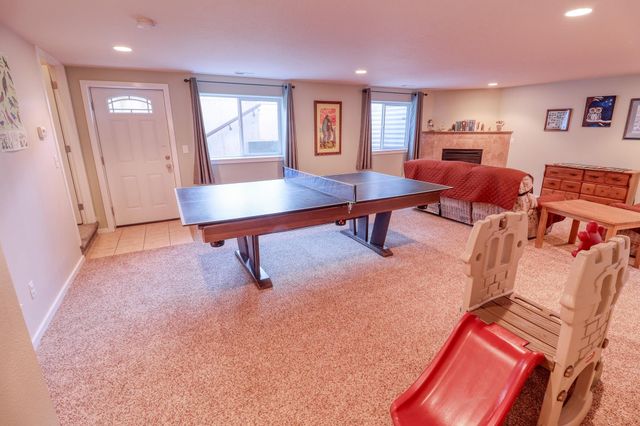 325 E Parker Ct, Colbert, WA 99005