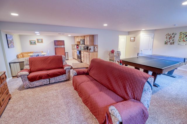 325 E Parker Ct, Colbert, WA 99005