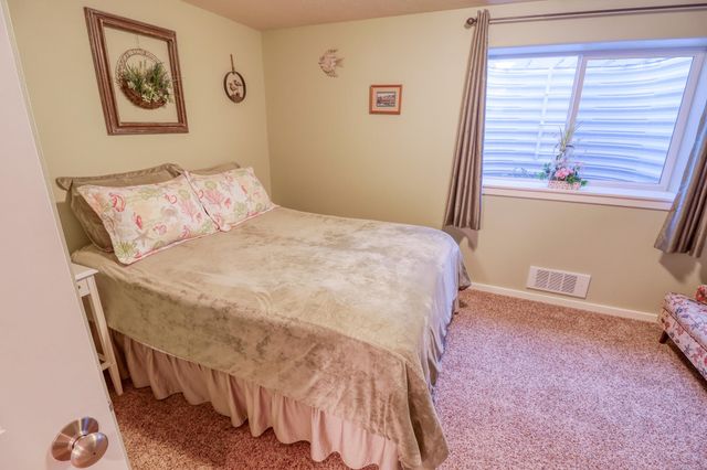 325 E Parker Ct, Colbert, WA 99005