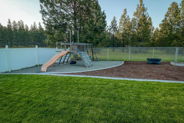 325 E Parker Ct, Colbert, WA 99005