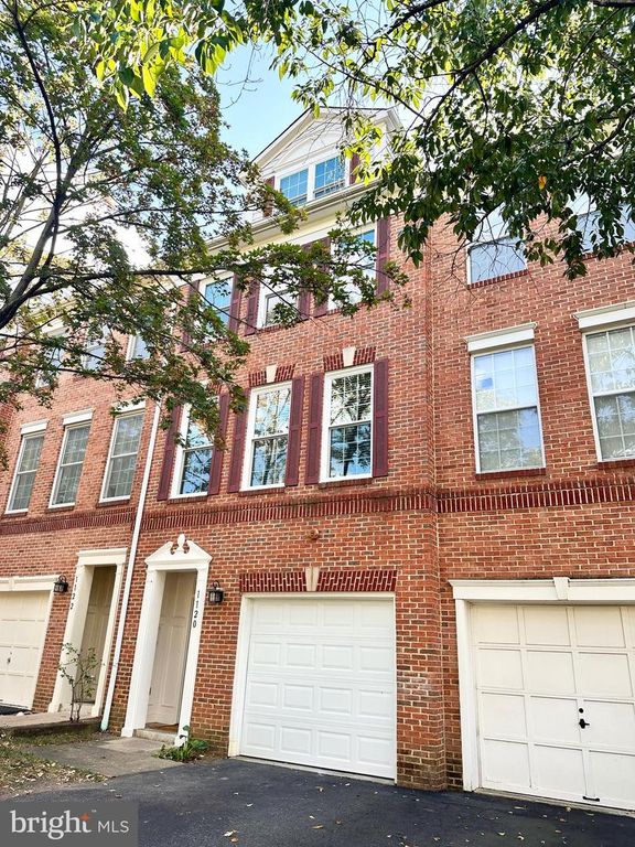 1120 S MONROE ST, Arlington, VA 22204