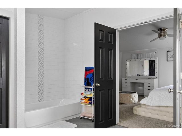 811 Plum Ave, Lochbuie, CO 80603