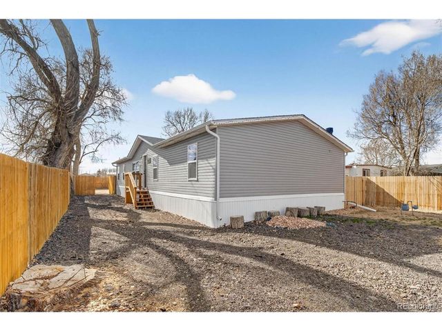 811 Plum Ave, Lochbuie, CO 80603