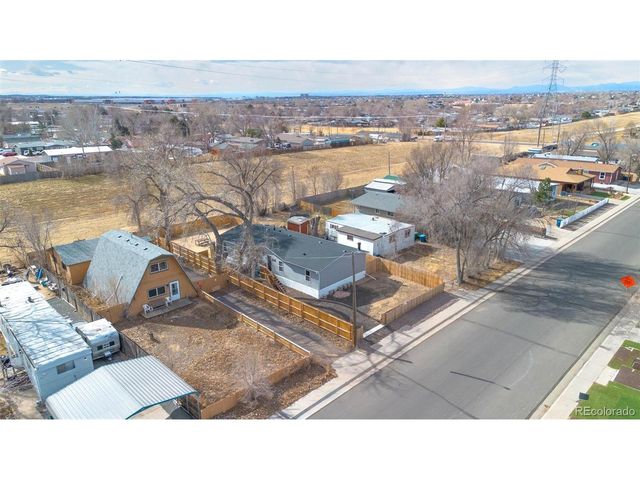 811 Plum Ave, Lochbuie, CO 80603