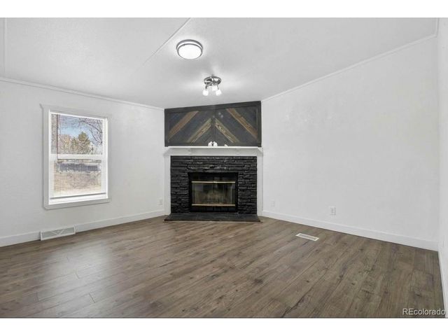 811 Plum Ave, Lochbuie, CO 80603