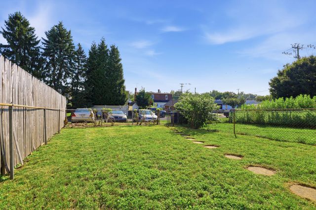 214 SHEWELL AVE, Doylestown, PA 18901