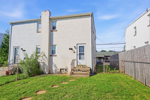214 SHEWELL AVE, Doylestown, PA 18901