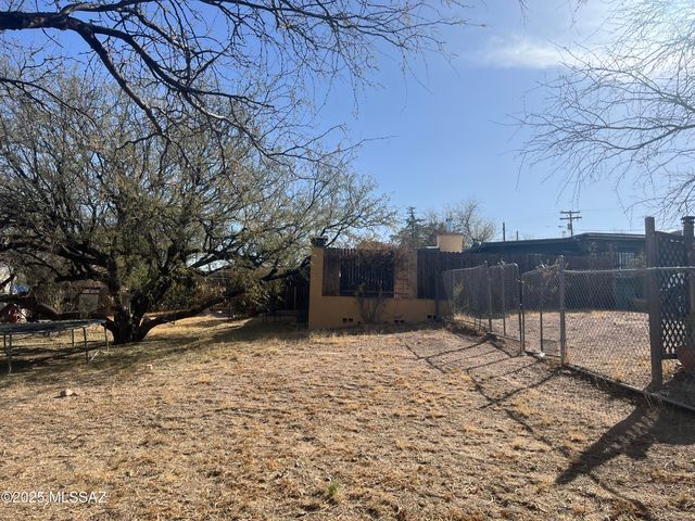 996 N Silver Lode Trail, Nogales, AZ 85621