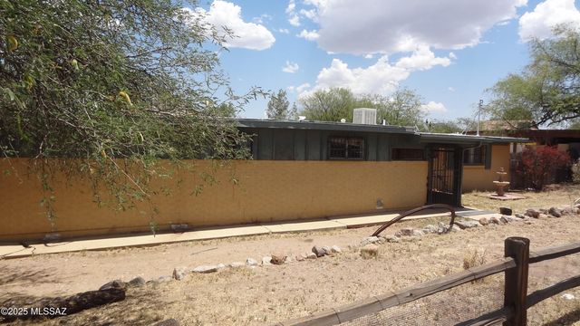 996 N Silver Lode Trail, Nogales, AZ 85621