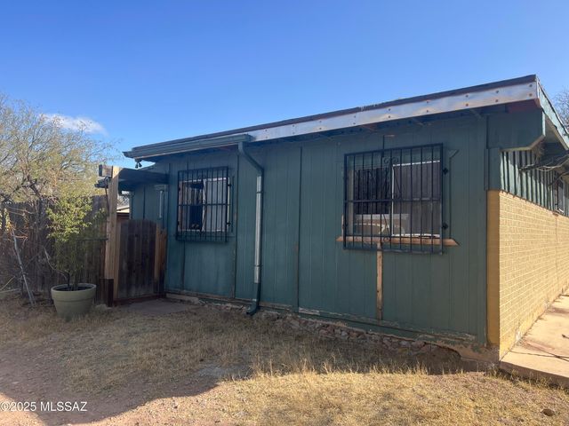 996 N Silver Lode Trail, Nogales, AZ 85621