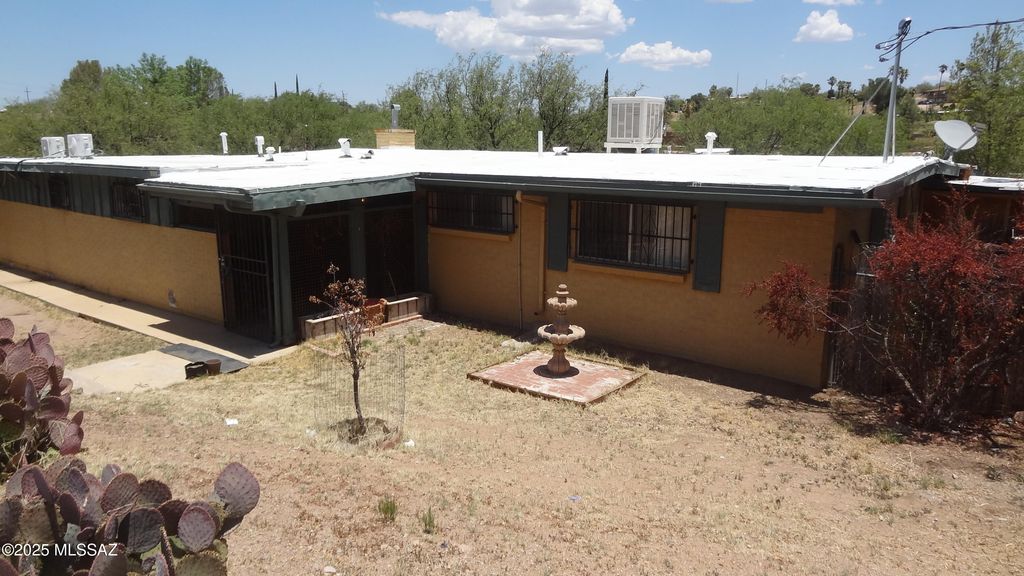 996 N Silver Lode Trail, Nogales, AZ 85621