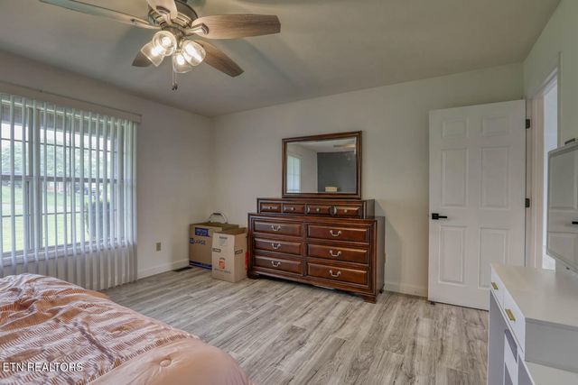 3965 Bruce St, Morristown, TN 37814