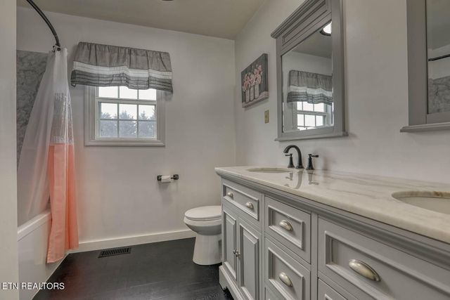 3965 Bruce St, Morristown, TN 37814