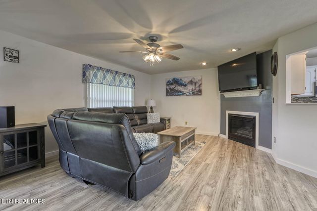 3965 Bruce St, Morristown, TN 37814