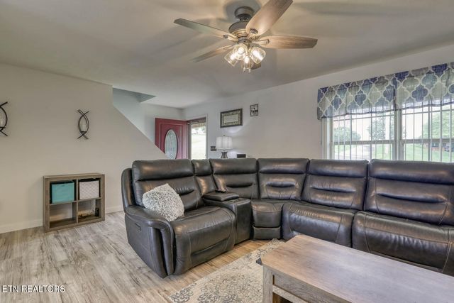 3965 Bruce St, Morristown, TN 37814