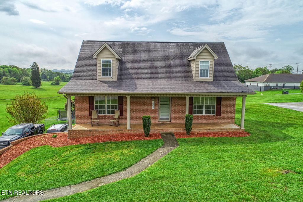 3965 Bruce St, Morristown, TN 37814