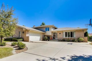 8843 Oxford Street, Woodridge, IL 60517