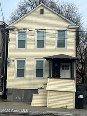 934 Broadway, Rensselaer, NY 12144
