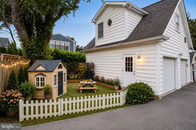 4415 BRADLEY LN, Chevy Chase, MD 20815