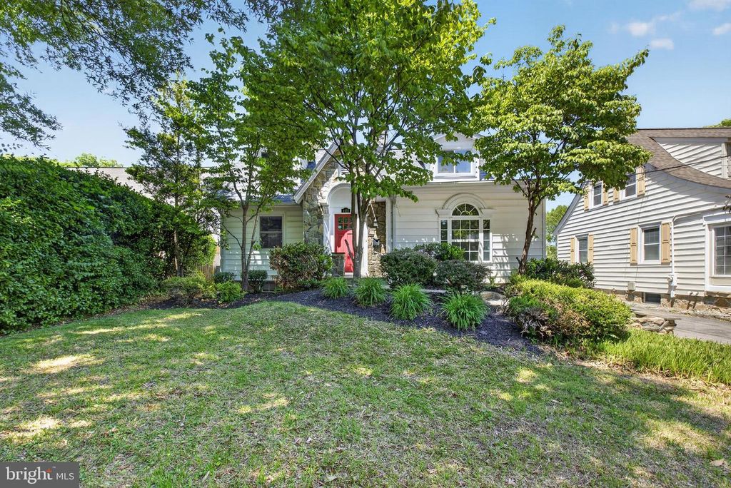 4415 BRADLEY LN, Chevy Chase, MD 20815