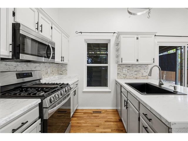 711 S Granby Cir, Aurora, CO 80012