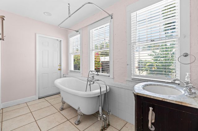 435 35th Street, West Palm Beach, FL 33407