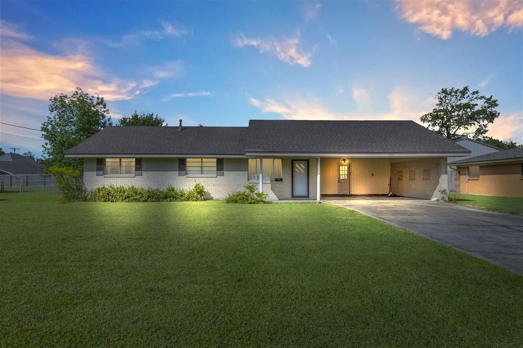 320 Madison Street, Sulphur, LA 70663