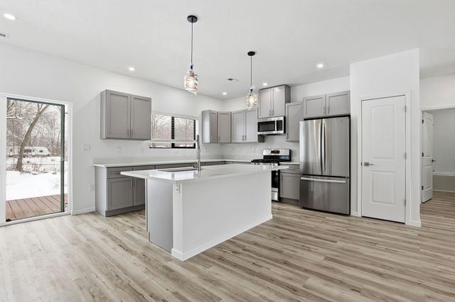 150 Breanna Lane SW, Pataskala, OH 43062