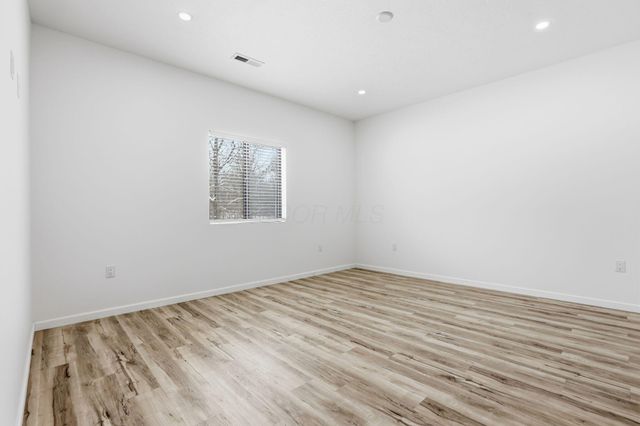 150 Breanna Lane SW, Pataskala, OH 43062