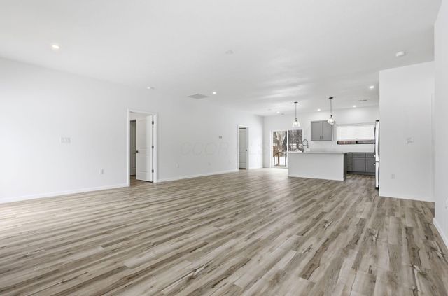 150 Breanna Lane SW, Pataskala, OH 43062