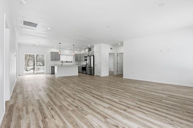 150 Breanna Lane SW, Pataskala, OH 43062