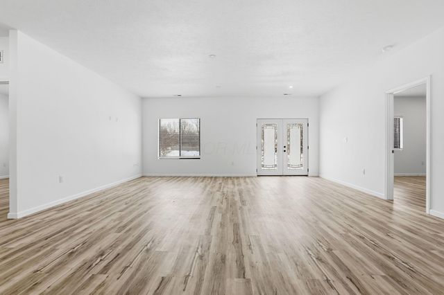 150 Breanna Lane SW, Pataskala, OH 43062