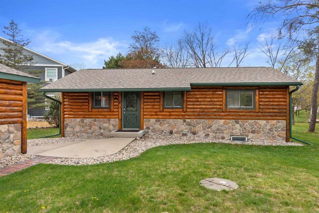 928 Essex Court, Nekoosa, WI 54457