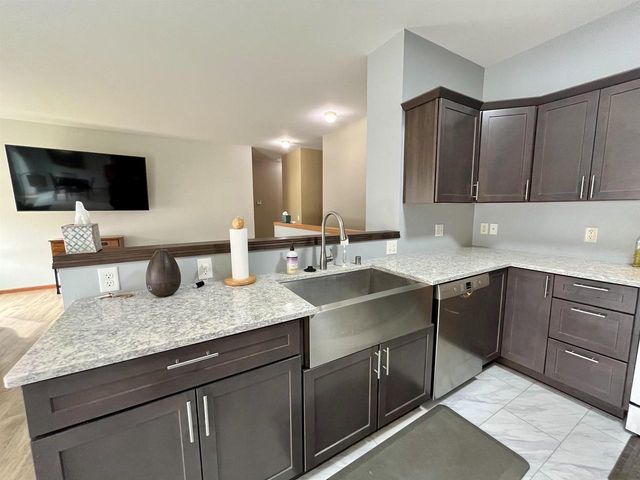 534 Goldenrod Circle, Verona, WI 53593