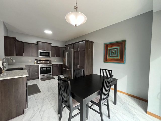 534 Goldenrod Circle, Verona, WI 53593