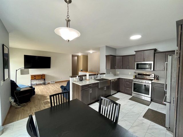 534 Goldenrod Circle, Verona, WI 53593