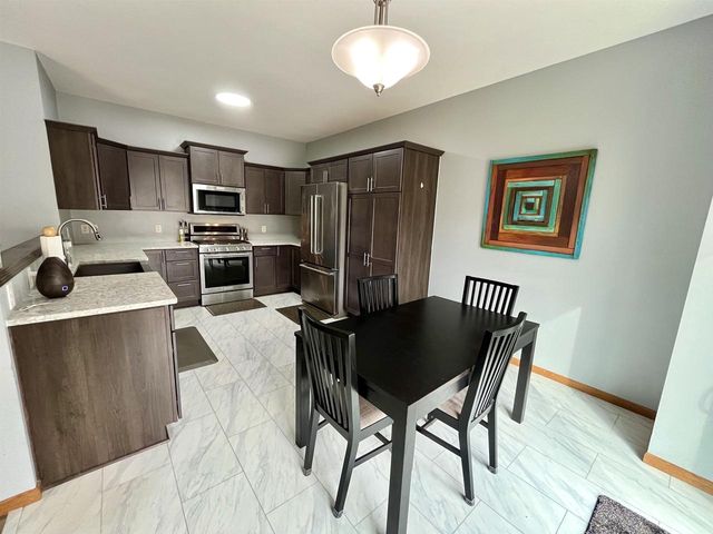 534 Goldenrod Circle, Verona, WI 53593